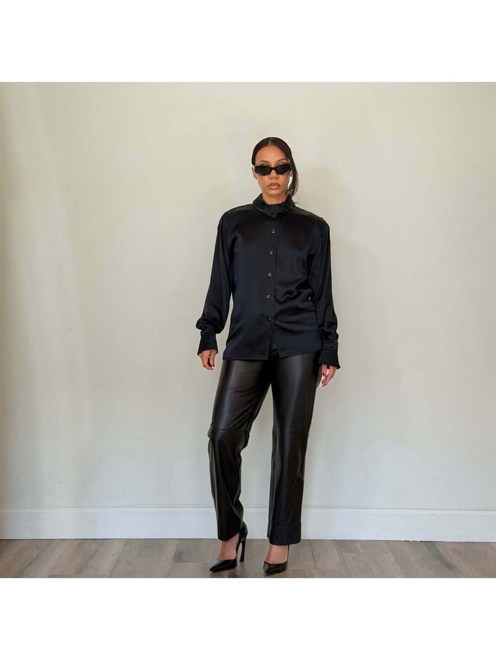 Escada - Picture 7 of 9